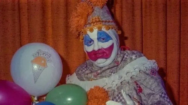 pravou-lasku-pry-nalezl-ve-vrazdeni-mladych-gayu-na-tuto-kriminalni-miniserii-od-netflixu-jen-tak-nezapomenete-4