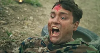 Exkluzivně: Kultovní ujetost Párty Hárd pokračuje letním masakrem od Máchova jezera. Márty Pohl představuje necenzurovaný trailer