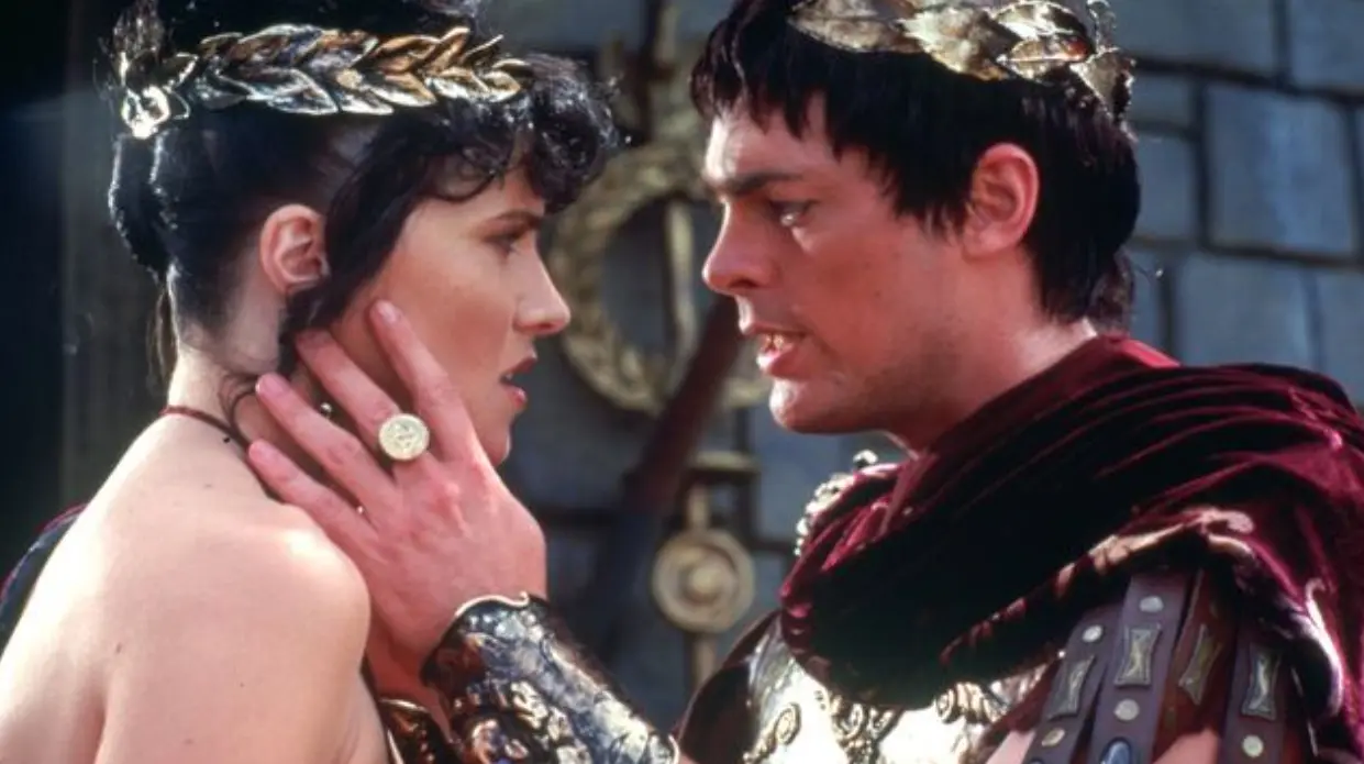 karl-urban-vzpominka-na-dobu-kdy-predstavitel-butchera-z-the-boys-hral-v-xene-a-herkulovi-1