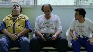 „Někteří diváci při nehodě ve filmu křičeli, jak byli naštvaní,“ říká režisér thrilleru Hrdinové dělnické třídy, který uvedou Vary