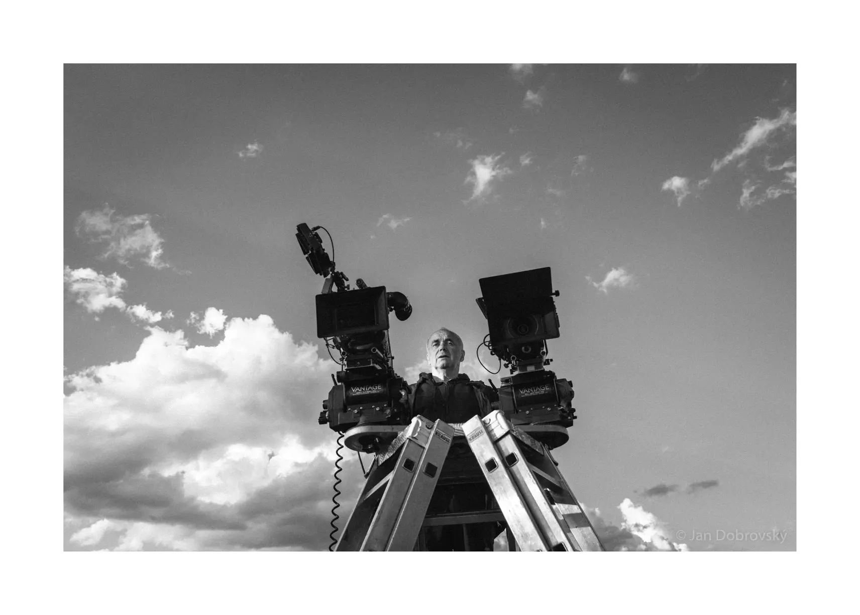 „Není nic krásnějšího, než se vzdálit.“ Významný kameraman Vladimír Smutný oslavil 80. narozeniny