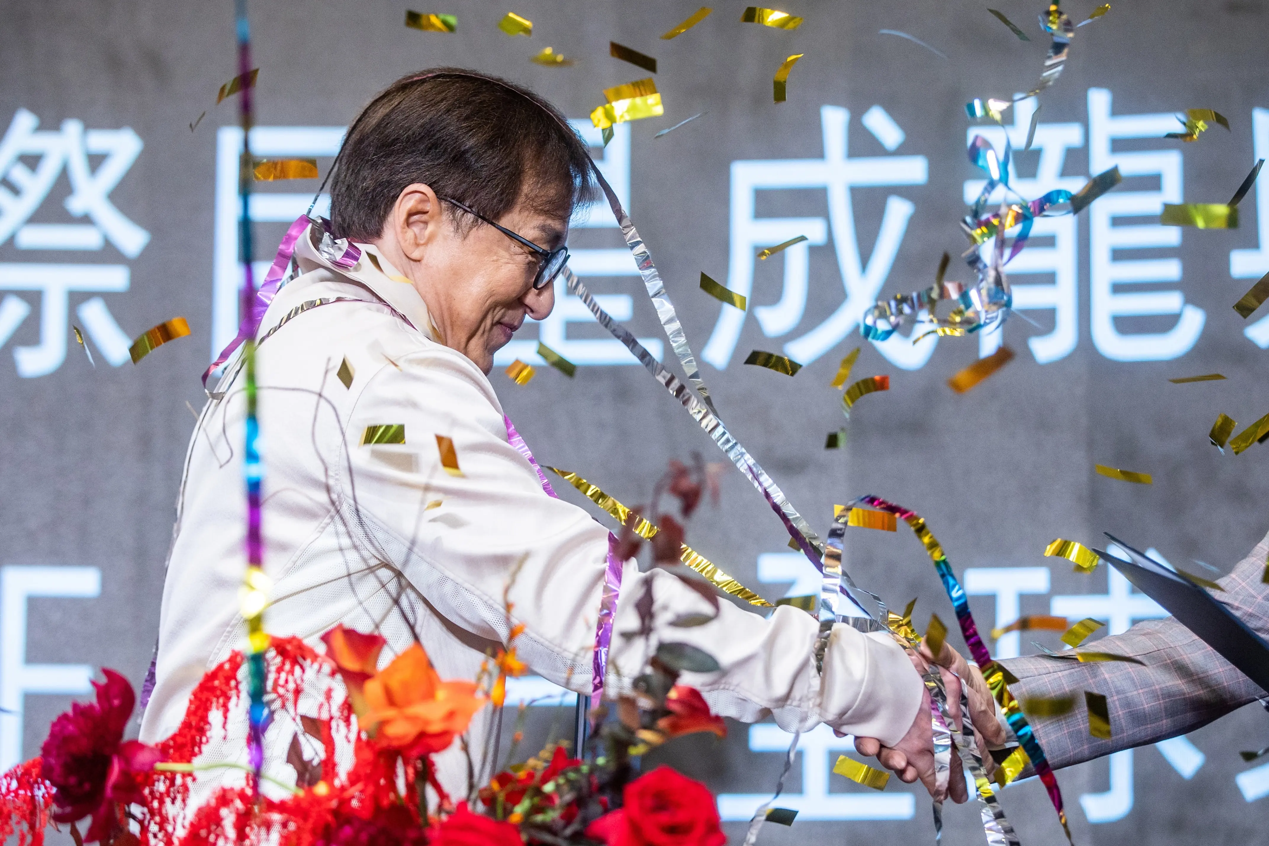 jackie-chan-je-idiot-kung-fu-vetsi-nez-byl-karel-gott-idiot-hudby-1