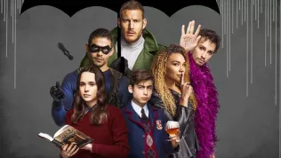 Umbrella Academy dál boří hranice mezi klučičí a holčičí zábavou a nabízí chytlavé akční melodrama, které strhne i dospělého