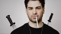 Nejnenáviděnější chlap na internetu si svou pověst zaslouží. Nad systematickou kyberšikanou žen se dá leda kroutit hlavou