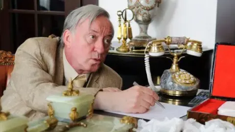 Souboj seriálů: Ambasáda