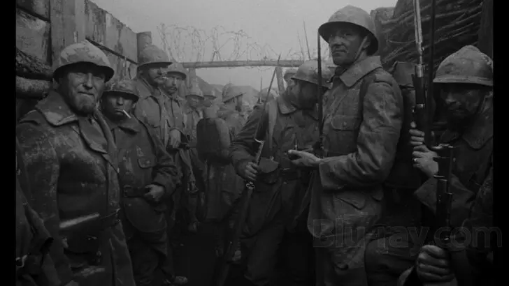cim-pokracovat-po-zhlednuti-na-zapadni-fronte-klid-zde-je-vyber-7-nejlepsich-filmu-z-prvni-svetove-valky-1