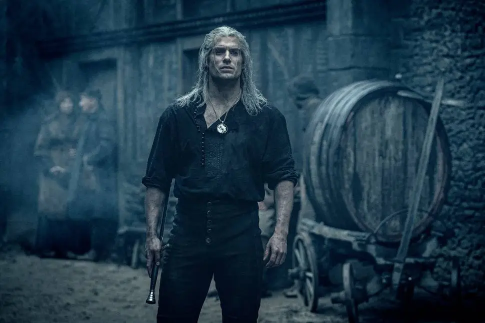 Henry Cavill opouští Zaklínače. Ve čtvrté sezóně ho v roli Geralta z Rivie nahradí Liam Hemsworth
