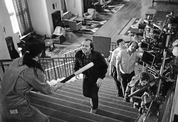 herecka-ktera-si-dodnes-nese-nasledky-z-toho-ze-ji-reziser-dohnal-pri-nataceni-k-silenstvi-se-po-20-letech-vraci-pred-kameru