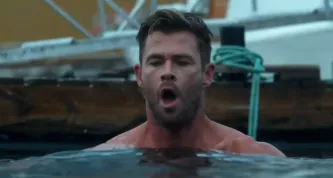 Chris Hemsworth chce seknout s Thorem. Vrhá se do šílených podniků a lidé od Marvelu se bojí o jeho život