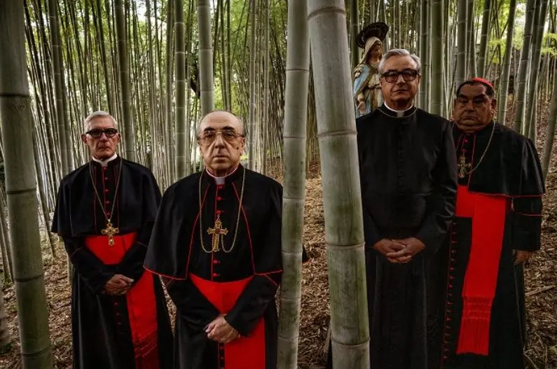 Týdenní VOD tipy: Sorrentinův papež melancholik, vrcholné dílo klasika světového filmu a hororová satira o boháčích