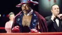 Představiteli Apollo Creeda je 75. Carl Weathers neměl o Stalloneho herectví valné mínění, z kultovní komedie si odnesl doživotní šrámy