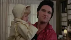 Ve své první roli Kurt Russell nakopl Elvise. Krále rokenrolu si tajně zahrál v nejmilovanějším filmu 90. let