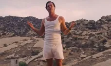 Kinolog: Film, který zabil kariéru Brada Pitta. Dekadentní Babylon je pro otrlé znalce