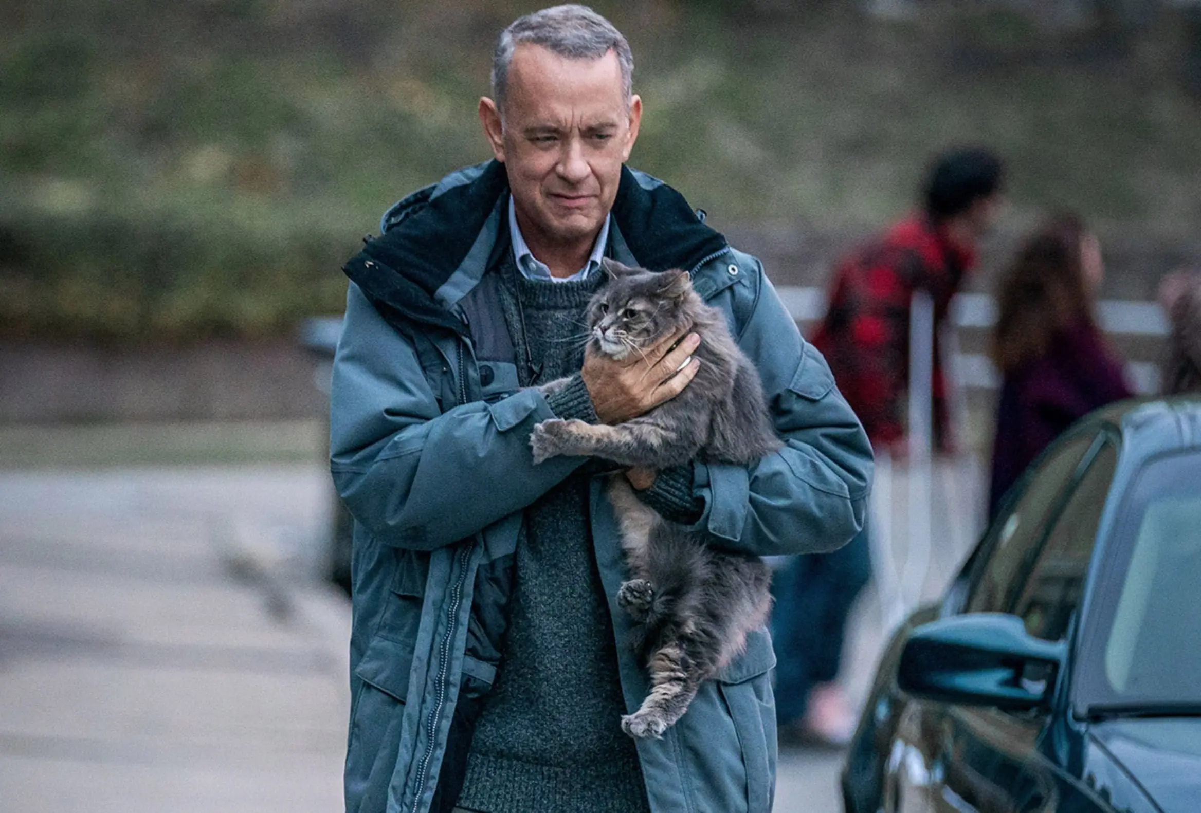 muz-jmenem-otto-je-dalsi-dukaz-ze-usa-toma-hankse-miluji-na-original-ale-snimek-nema