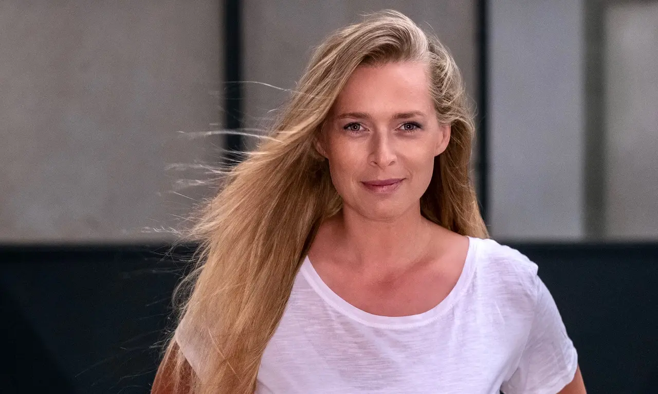 „Mám ráda lidi.“ O mladém publiku i hledání naděje v Evropě s režisérkou dokumentu Šťastně až na věky Janou Počtovou