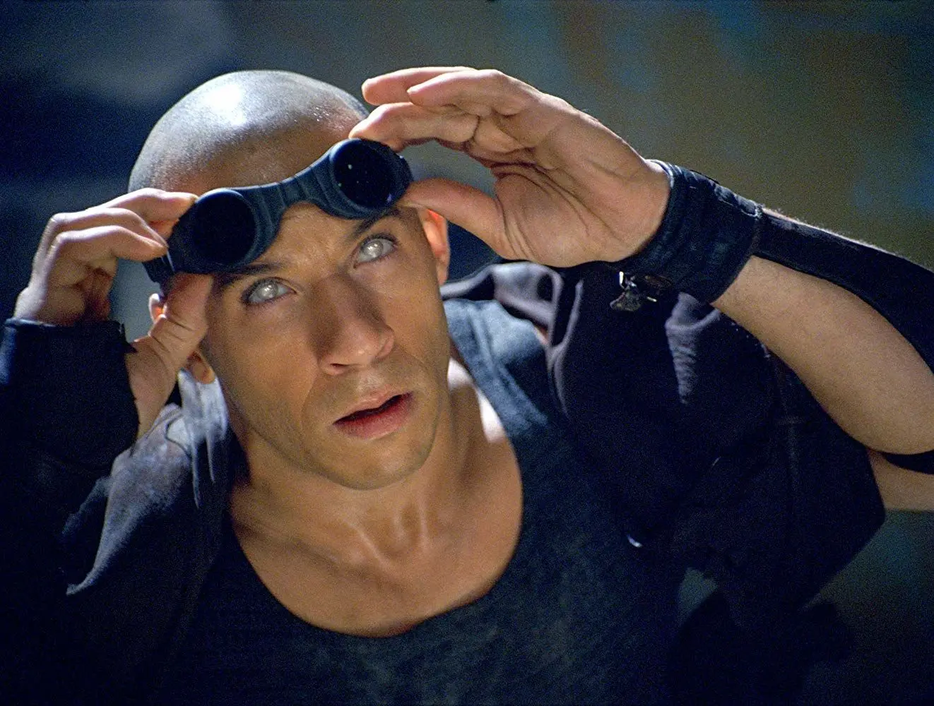 Riddick je série, kterou ani propadák a pandemie nezabijí. Vin Diesel se v roli ještě jednou vrátí