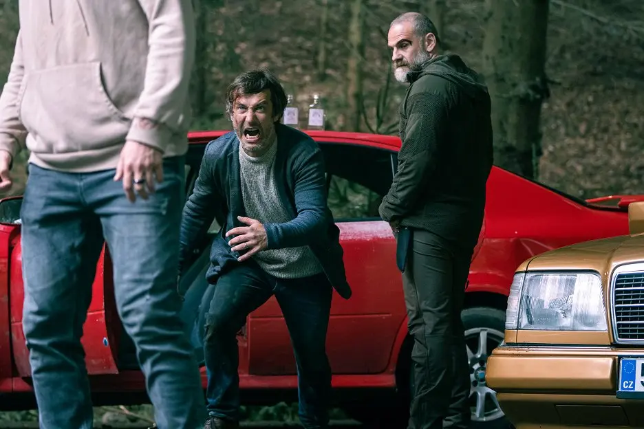 Thriller Zatmění se Štáfkem mísí komedii, akci a thriller, ale výsledek spíš bolí