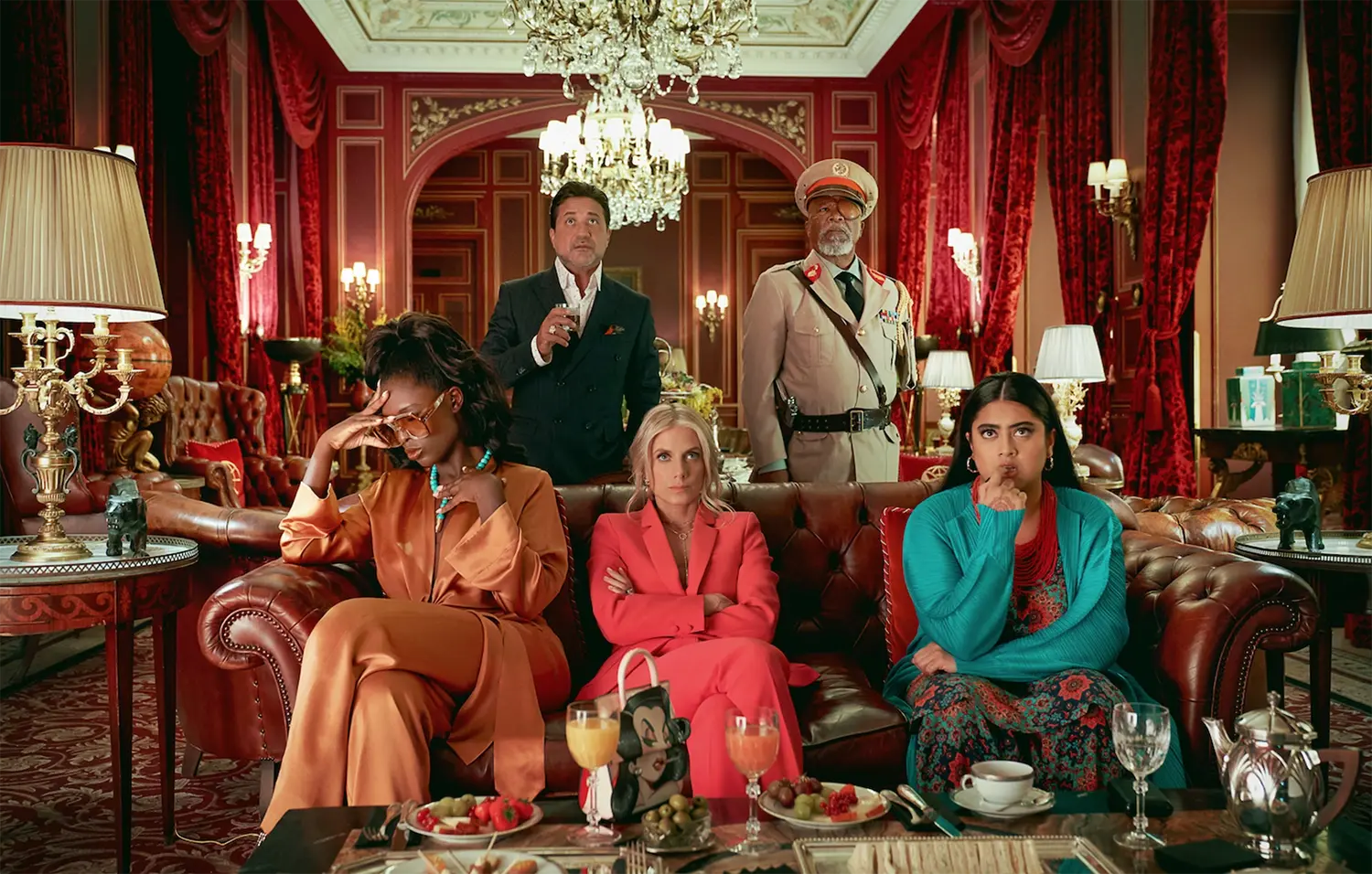 Vražda v Paříži pobaví, Aniston a Sandler dobývají eiffelovku