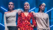 „Máš na to být Cool Girl?“ Celovečerní reklama odhaluje mizérii a prázdnotu influencerů
