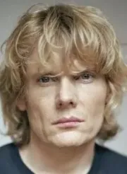 Julian Rhind-Tutt
