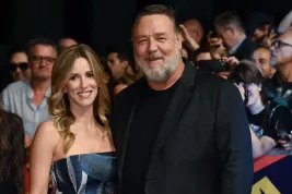 Russell Crowe míří na karlovarský festival, který zveřejnil další program
