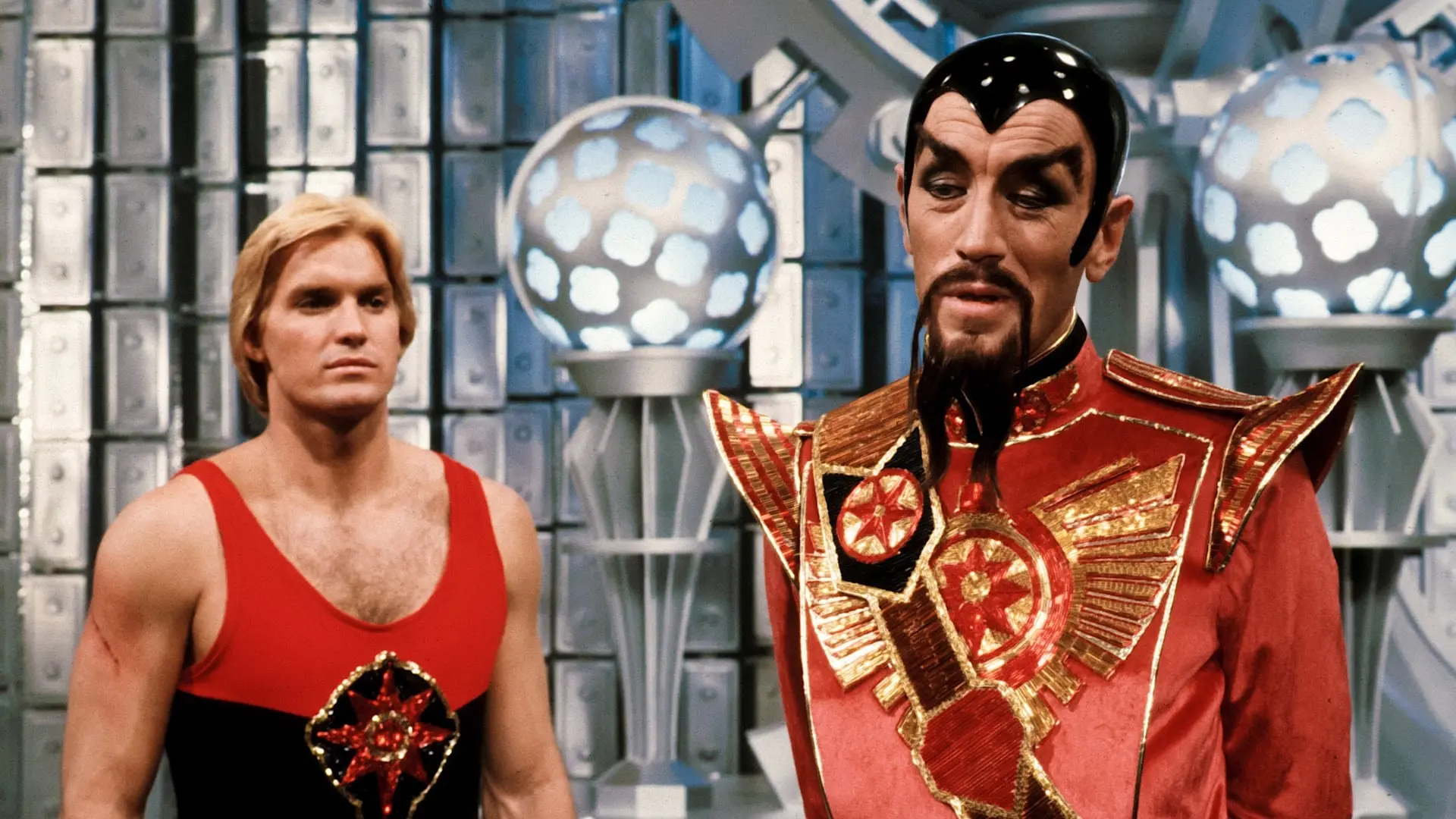 Směšný brak, nebo dokonalost? Flash Gordon na Supermana a Star Wars nestačil, ale je milován