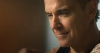 Robbie Williams slávou živený i bičovaný. Nový dokument Netflixu o životě popstar