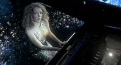 Titulní skladbu k filmu Tajemství a smysl života složila Valerie Vachlerová ve třinácti letech