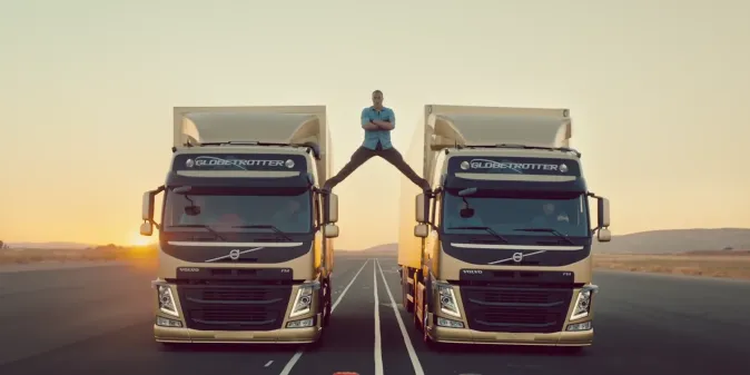 Nejepičtější z reklam dal Jean-Claude Van Damme světu před 10 lety. Volvu vydělal stamiliony