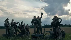 Vládcové nebes, nástupci Bratrstva neohrožených od Spielberga a Hankse, v prvním traileru