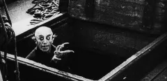 Remake nejděsivějšího upírského filmu na první fotografii. Z pražského Nosferatu tuhne krev
