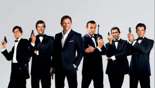 O ženské verzi 007 se uvažovalo už v 60. letech. Producentovi přišel James Bond moc směšný