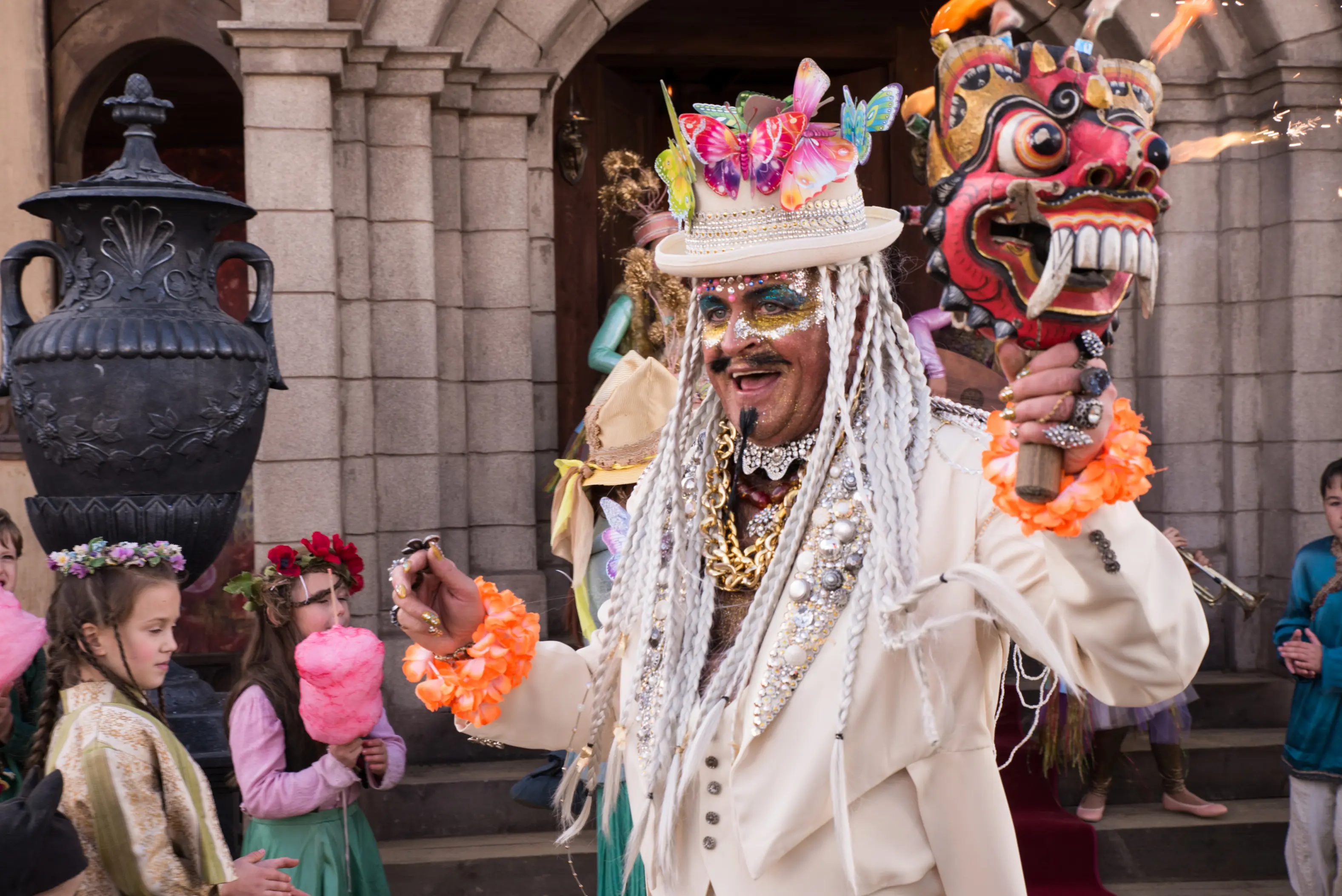 Perinbaba a dva světy