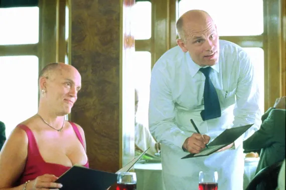 Nejlepší filmový psychopat? Nejlepší herec vůbec? John Malkovich v 70 stále překvapuje