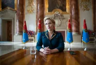Diktátorka Kate Winslet zavádí v upoutávce na nový seriál HBO drsný Režim