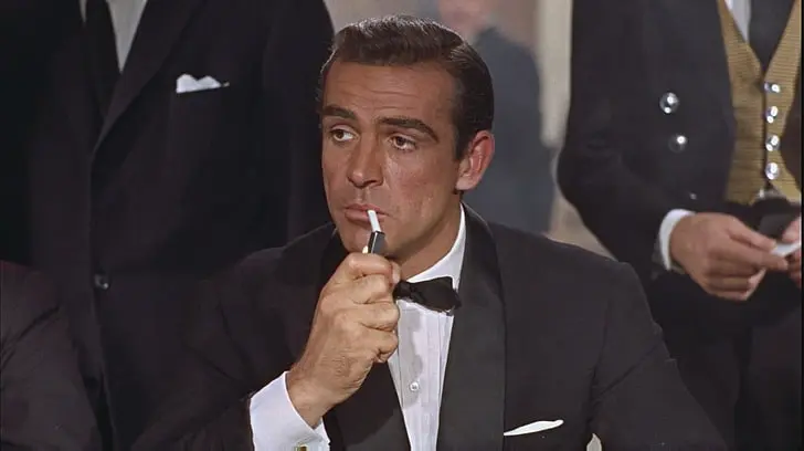 Sean Connery jako James Bond.