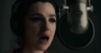 Prokletá Amy Winehouse bez drog a alkoholu. Trailer na její životopis sází na nešťastnou lásku