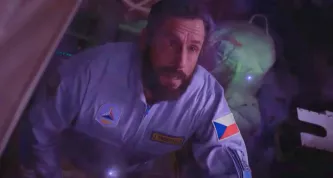 Kosmonaut z Čech s vtipálkem Sandlerem v prvním traileru. Láká na opojné sci-fi