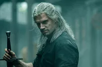 Henry Cavill asi neztvární Bonda, ale brzy se začne ohánět mečem jako Highlander