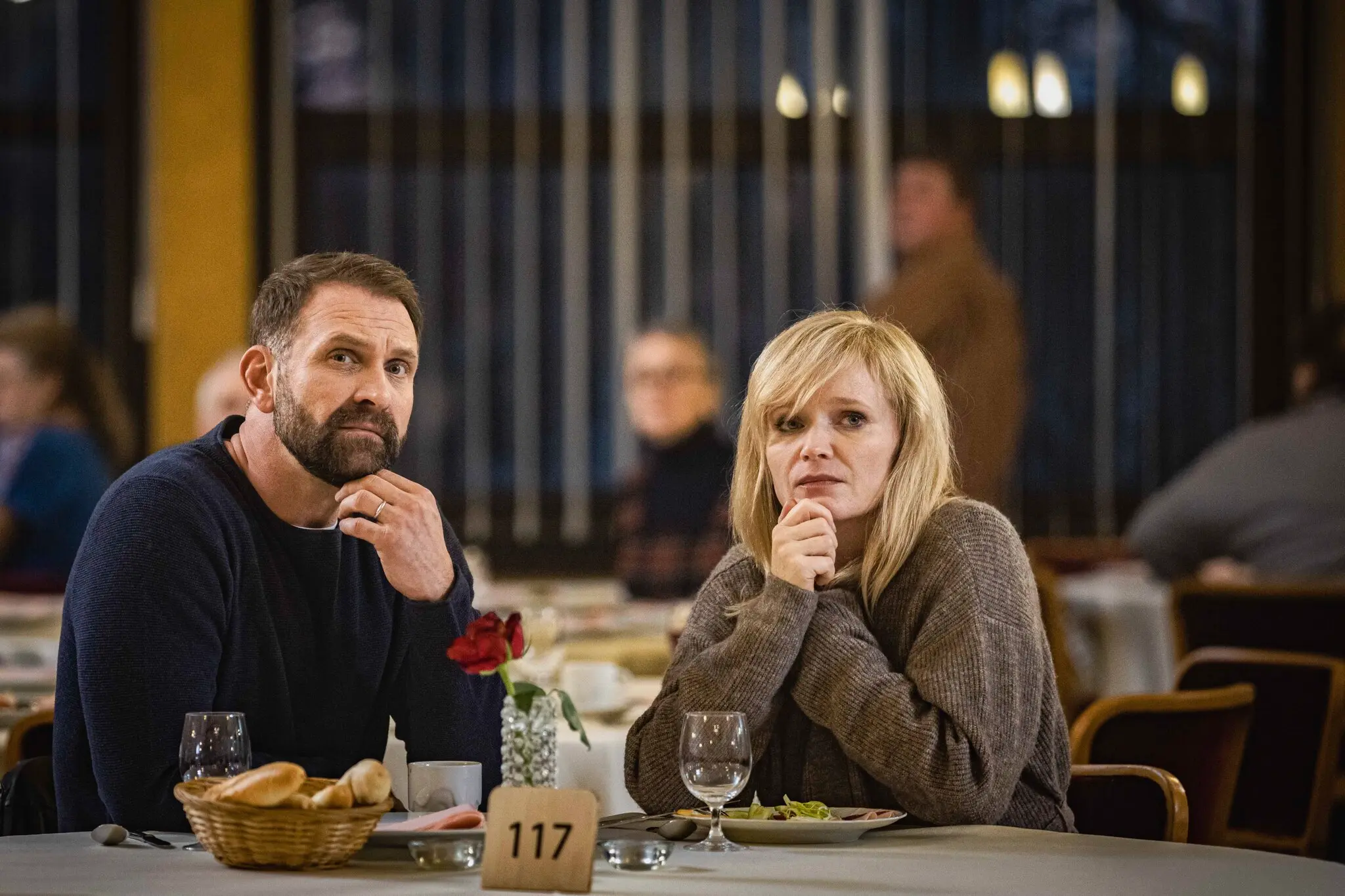 Recenze: Bude Smršť stejným hitem jako Trhlina? Větrný thriller touží být světový, jenže neví, co chce