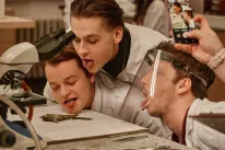 Magnusek s.r.o. nabízí v Společně sami další vyšinutý film o sociopatických vražedných dětech