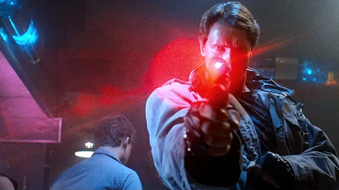 Terminátor je oživlá noční můra. Klasika od Camerona ukazuje, že jeho talent nestojí na vysokých rozpočtech