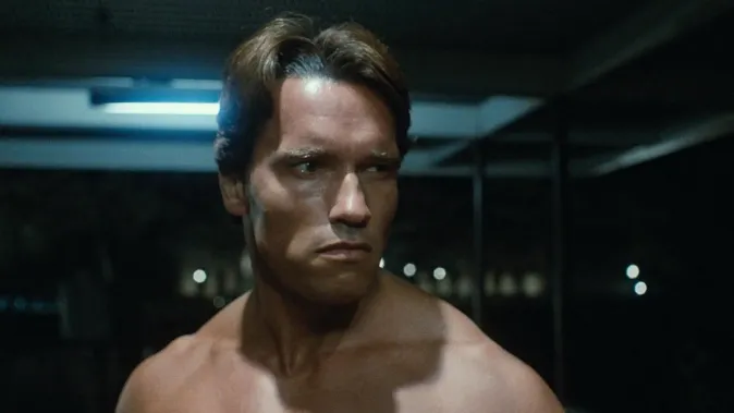 Arnold a Sarah Connor jsou minulostí. Cameron odpálil kritiky a chystá Terminátora pro nové generace