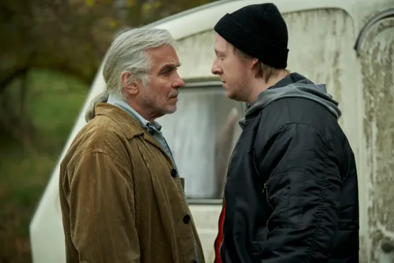 Kaiser se střetává s Kozubem v české satiře. Zahradníkův rok dorazil na Netflix