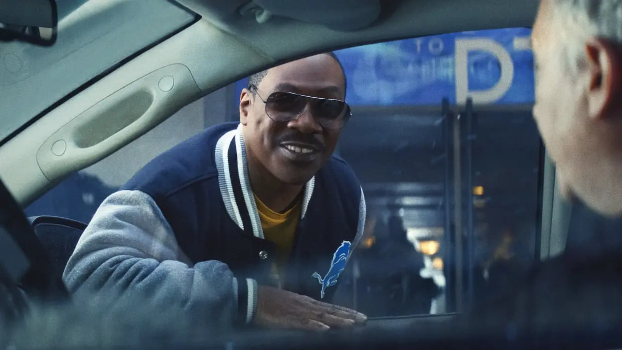 Recenze: Policajt v Beverly Hills 4 je díky Murphymu ve formě. Netflix mu hází klacky pod nohy