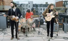 Filmová série o Beatles obsadila ženy legendárních hudebníků. Kdo si zahraje Yoko Ono?