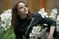 Teen dystopie Oškliví je ukázkou nepoučitelnosti. Unavená sci-fi plná klišé žánr nevzkřísí