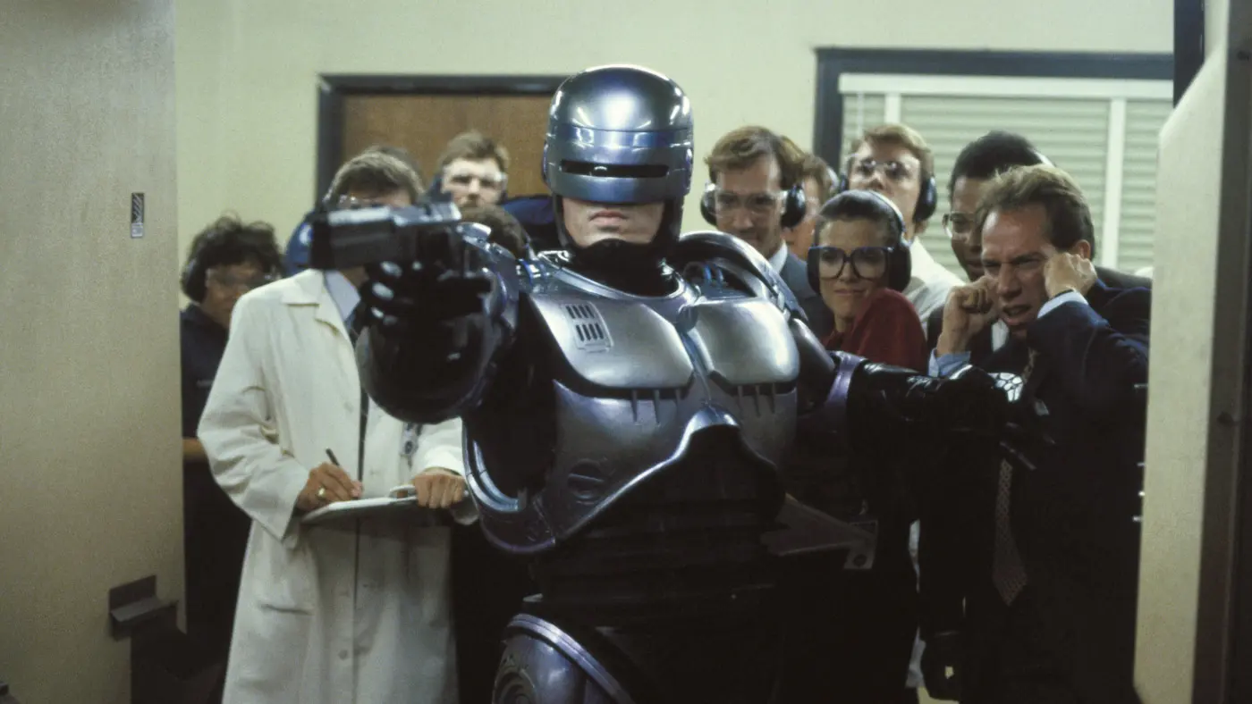 TV tipy: Legendární RoboCop, setkání Arnolda a Stalloneho i nejdrsnější role Orlanda Blooma