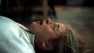 Nejzáhadnější česká sebevražda dorazila na Netflix. Vážně se Aneta zabila 13 ranami nožem?