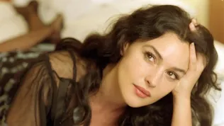 Herecká i módní ikona Monica Bellucci slaví 60. Nejstarší Bond girl začínala jako Drákulova nevěstka